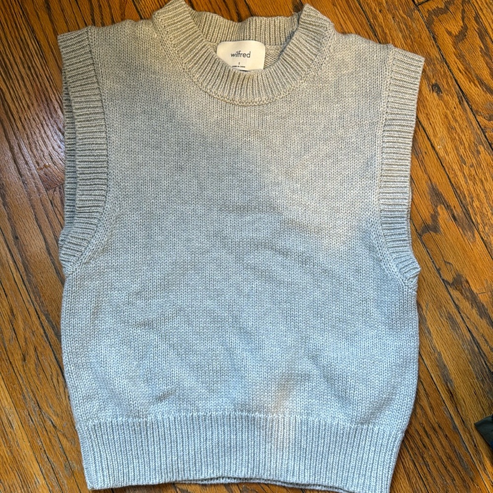 Aritzia Wilfred sleeveless grey sweater - S